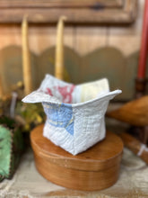 Load image into Gallery viewer, Quilt Pint Cozy
