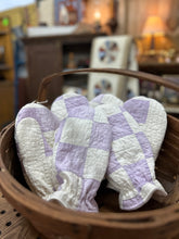 Load image into Gallery viewer, Check Purple + White Quilt Mittens - Placement Varies
