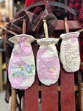 Load image into Gallery viewer, Purple + Cream Quilt Mittens - Placement Varies
